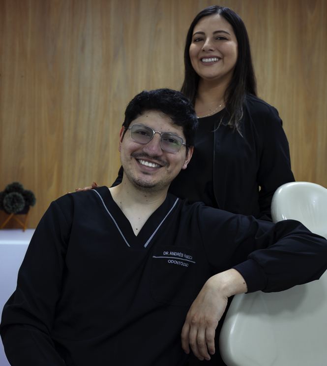 Dr. Andrés Fonseca y Dra. Diana Freire, doctores de Oral Dent